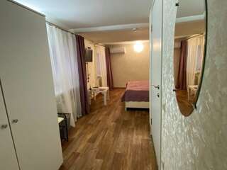 Гостиница Happy House Hostel Казань Двухместный номер Делюкс с 1 кроватью и душем-3